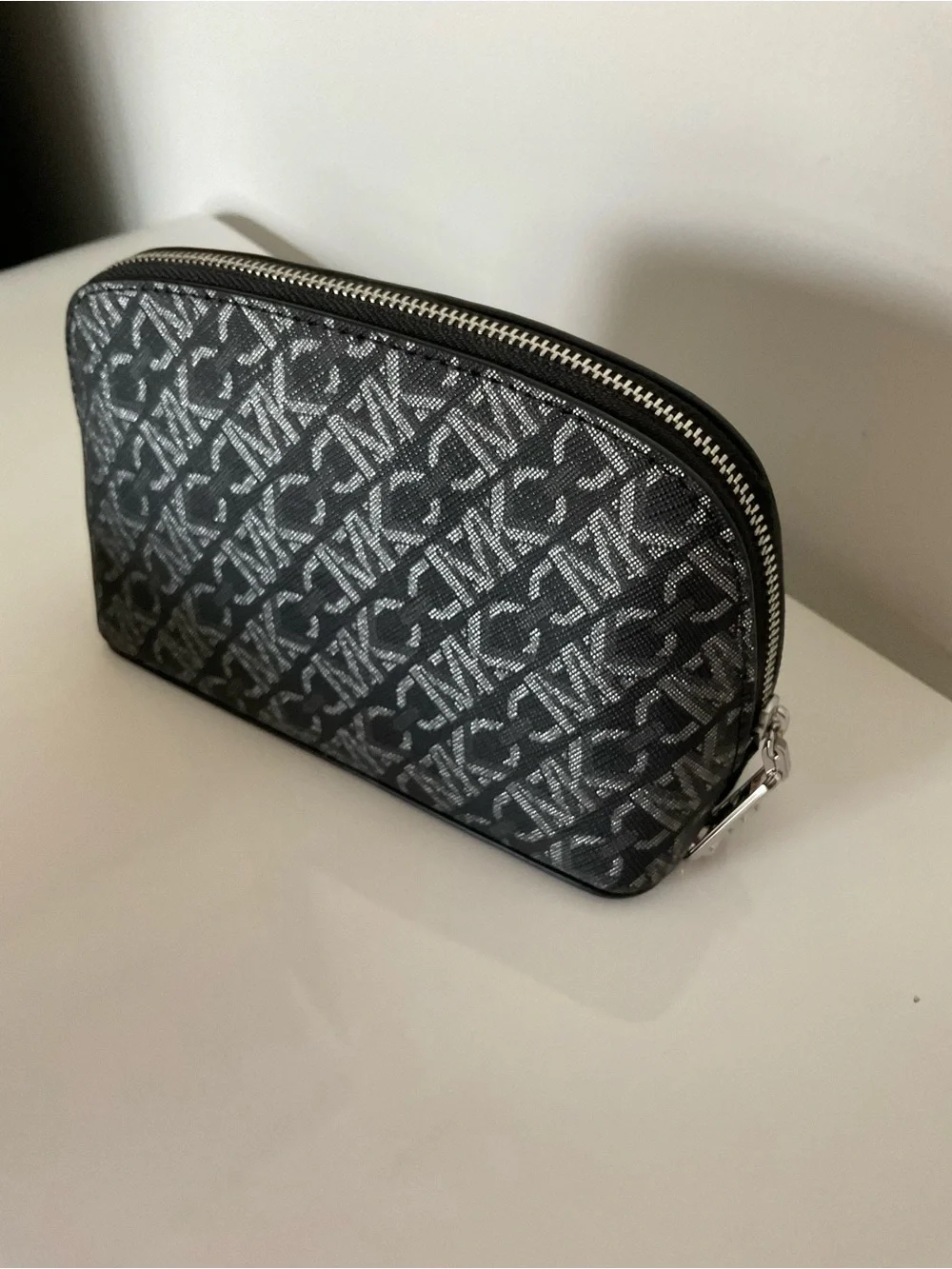 Michael Kors Empire Small Black/Gray Monogram Travel Pouch